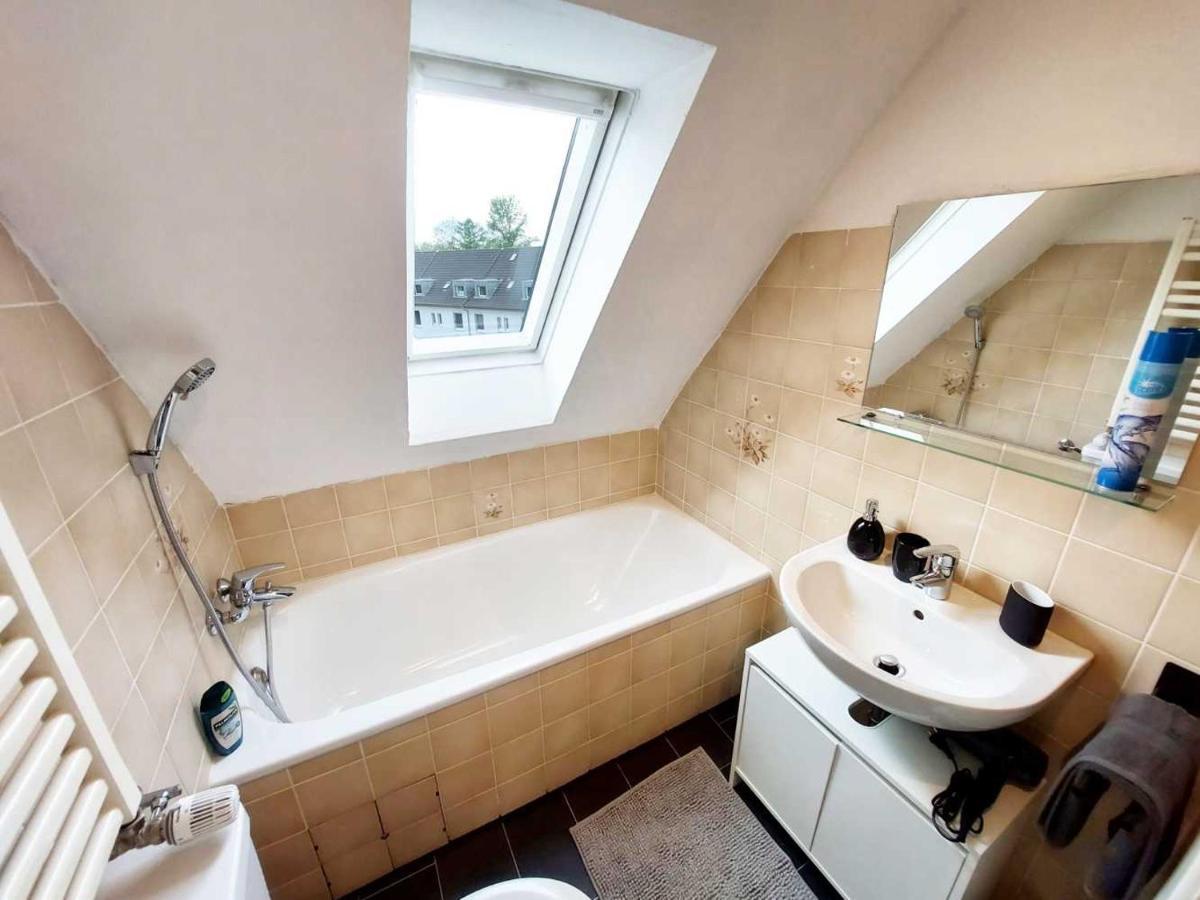 Cozy Apartment With Garden In Gelsenkirchen Ngoại thất bức ảnh