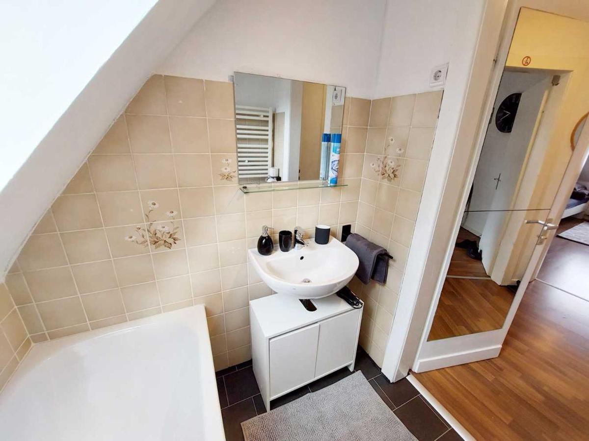 Cozy Apartment With Garden In Gelsenkirchen Ngoại thất bức ảnh